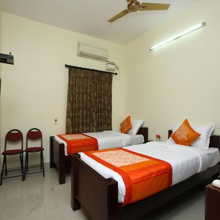 Oyo 10465 Koyambedu Chennai Hotell Eksteriør bilde